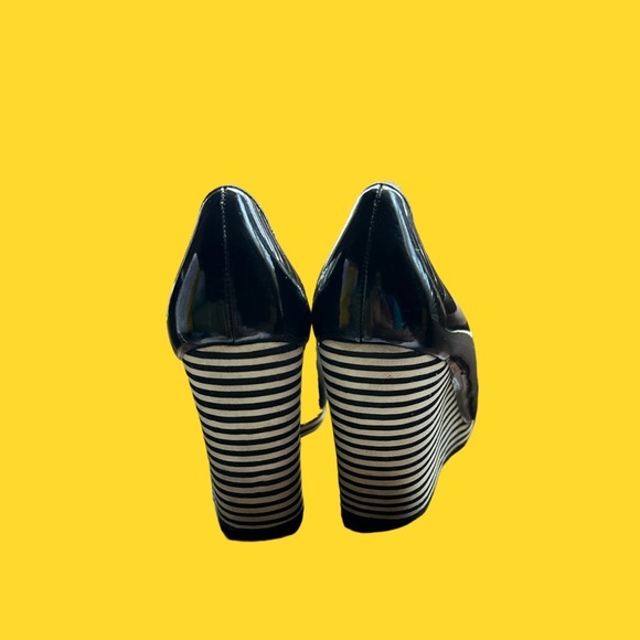 MICHAEL Michael Kors Wedges: Size 8.5 - Picture 3 of 6